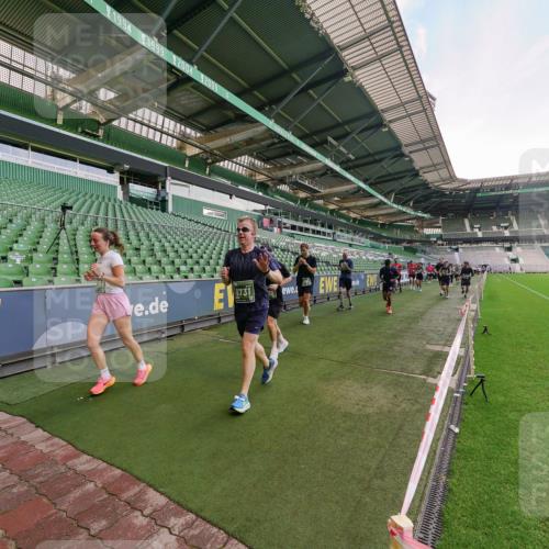 13.09.2026 - 21. swb-Marathon Bremen Michael Burmester http://msf.ph/oto/10319901 13.09.2026 13:19:02 Laufen im Stadion 311, 333, 404, 486, 512, 546, 732, 753, 837, 921, 938, 1156, 1431, 1506, 1765, 1844, 1868, 1916, 2056, 2123, 2137, 2224, 2240, 2294, 2315, 2357, 2358, 2453, 2557, 2563, 2601, 2614, 2622, 2626, 2647, 2689, 2702, 2703, 2722, 2786, 2843, 2845, 2849, 2857, 2879, 2880, 2893, 2944, 2983, 2999, 3031, 3046, 3072, 3096, 3100, 3116, 3146, 3189, 3198, 3210, 3243, 3263, 3285, 3287, 3315, 3337, 3421, 3476, 3537, 3548, 3619, 3633, 3654, 3740, 3879, 4478 meine-sportfotos.de