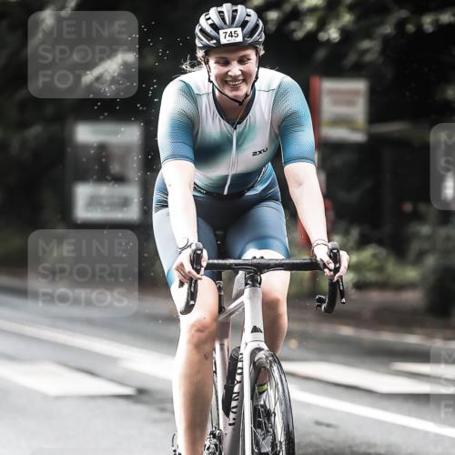 13.09.2026 - Stadtparktriathlon H.Heesch http://msf.ph/oto/10319911 13.09.2026 11:56:04 Radfahren 745, 857, 927, 965, 985 meine-sportfotos.de