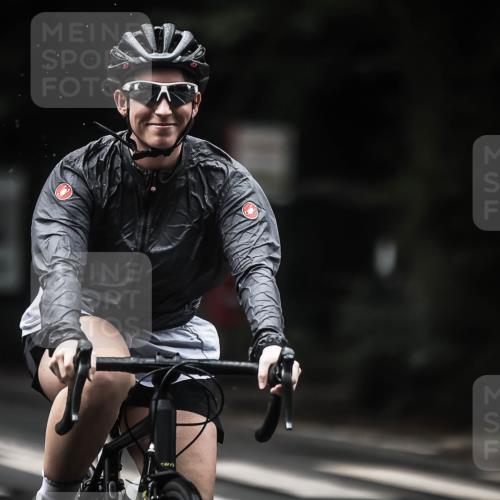 13.09.2026 - Stadtparktriathlon H.Heesch http://msf.ph/oto/10319916 13.09.2026 13:04:34 Radfahren 1205, 1268, 1286, 1338 meine-sportfotos.de