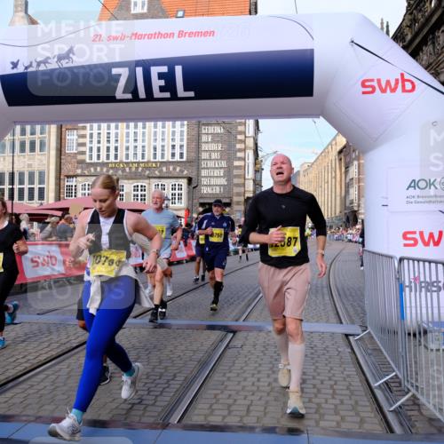 13.09.2026 - 21. swb-Marathon Bremen Tim E. http://msf.ph/oto/10319950 13.09.2026 10:58:31 Ziel 10249, 10494, 10530, 10543, 10604, 10673, 10750, 10798, 10826, 10828, 10903, 10914, 10931, 10932, 11120, 11131, 11202, 11295, 11388, 11403, 11420, 11750, 11752, 11884, 11906, 11952, 12017, 12092, 12386, 12387, 12441, 12482 meine-sportfotos.de