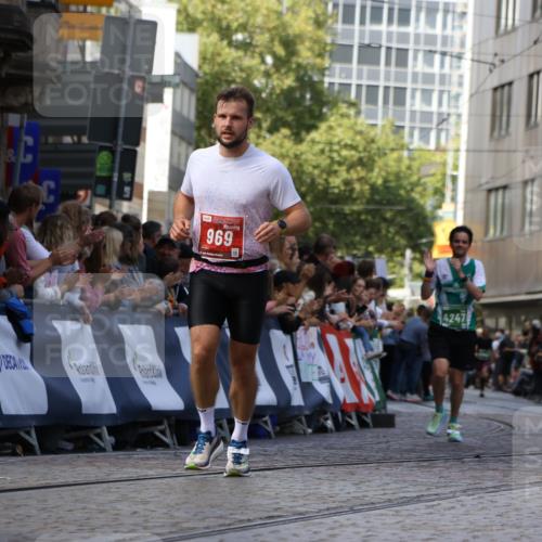 13.09.2026 - 21. swb-Marathon Bremen Strokosch-Dieckow http://msf.ph/oto/10319970 13.09.2026 13:08:08 Ziel 969, 4732, 4852, 4990, 5570, 5976, 7558, 8611, 8737, 9035, 9356, 13160, 678, 1335, 1696, 2098, 2266, 3808, 4247, 5594, 8655, 9582 meine-sportfotos.de