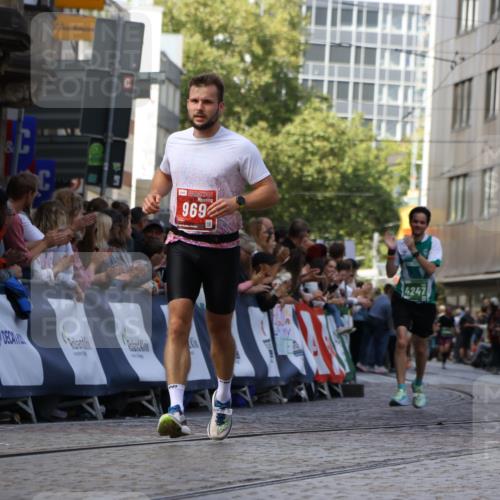 13.09.2026 - 21. swb-Marathon Bremen Strokosch-Dieckow http://msf.ph/oto/10319983 13.09.2026 13:08:08 Ziel 969, 4732, 4852, 4990, 5570, 5976, 7558, 8611, 8737, 9035, 9356, 13160, 678, 1335, 1696, 2098, 2266, 3808, 4247, 5594, 8655, 9582 meine-sportfotos.de