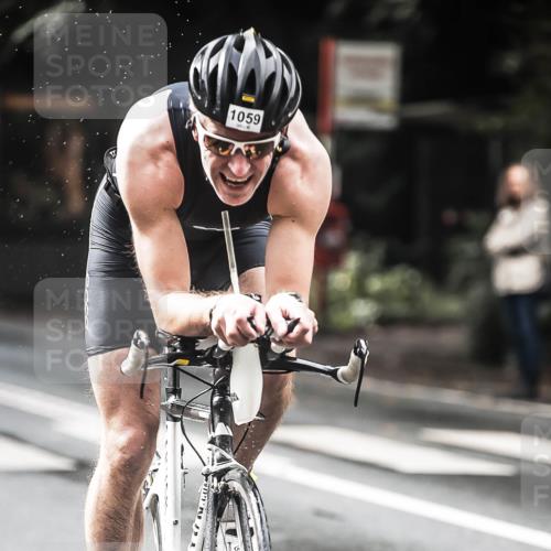 13.09.2026 - Stadtparktriathlon H.Heesch http://msf.ph/oto/10320006 13.09.2026 11:56:14 Radfahren 879, 1059 meine-sportfotos.de