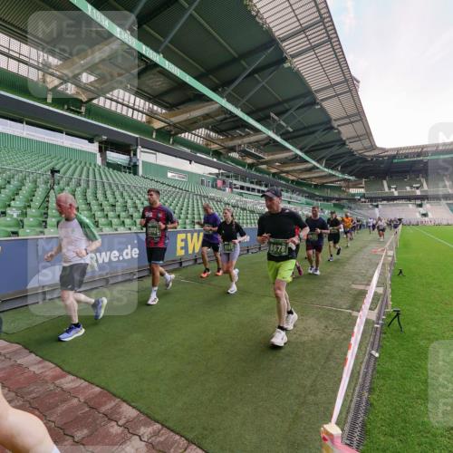 13.09.2026 - 21. swb-Marathon Bremen Michael Burmester http://msf.ph/oto/10320011 13.09.2026 13:19:15 Laufen im Stadion 333, 404, 464, 486, 512, 546, 732, 753, 837, 921, 938, 1066, 1156, 1431, 1506, 1765, 1844, 1868, 1916, 2028, 2056, 2123, 2137, 2224, 2240, 2294, 2315, 2357, 2358, 2453, 2557, 2563, 2614, 2622, 2626, 2689, 2702, 2703, 2722, 2756, 2786, 2843, 2845, 2849, 2857, 2879, 2880, 2893, 2944, 2983, 2999, 3031, 3046, 3059, 3072, 3096, 3100, 3116, 3146, 3189, 3198, 3210, 3243, 3263, 3285, 3287, 3315, 3476, 3537, 3619, 3633, 3654, 3740, 3879, 4478 meine-sportfotos.de