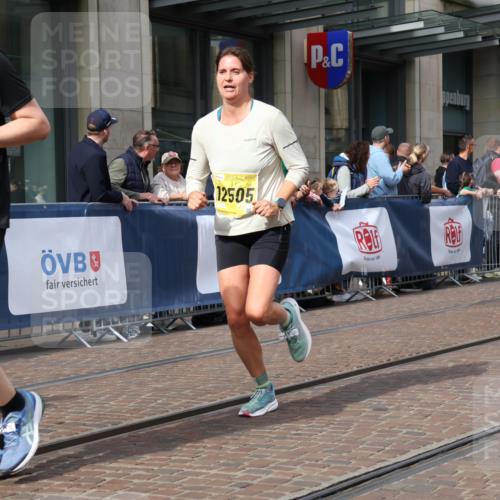 13.09.2026 - 21. swb-Marathon Bremen Strokosch-Dieckow http://msf.ph/oto/10320013 13.09.2026 10:58:31 Ziel 10254, 10383, 10477, 10485, 10787, 10794, 10832, 10843, 10948, 11030, 11034, 11189, 11228, 11267, 11278, 11488, 11602, 11743, 11955, 12127, 12130, 12131, 12176, 12237, 12271, 12414, 12505, 10249, 10494, 10530, 10750, 10798, 10878, 10879, 11004, 11120, 11131, 11152, 11189, 11202, 11295, 11384, 11388, 11403, 11420, 11455, 11686, 11750, 11752, 11906, 11952, 11953, 12017, 12092, 12180, 12320, 12386, 12387, 12499, 12505, 12518 meine-sportfotos.de