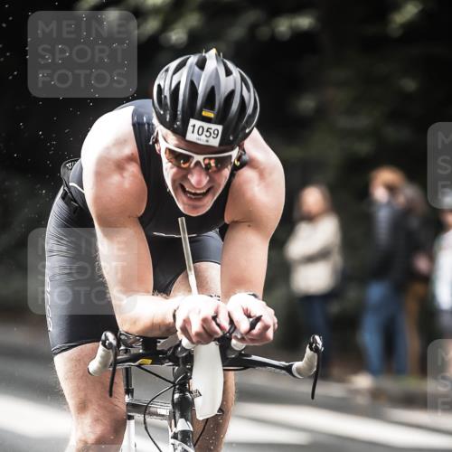 13.09.2026 - Stadtparktriathlon H.Heesch http://msf.ph/oto/10320015 13.09.2026 11:56:15 Radfahren 879, 1059 meine-sportfotos.de
