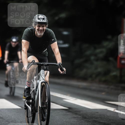 13.09.2026 - Stadtparktriathlon H.Heesch http://msf.ph/oto/10320017 13.09.2026 13:04:40 Radfahren 1205, 1211, 1268, 1271, 1316, 1338 meine-sportfotos.de