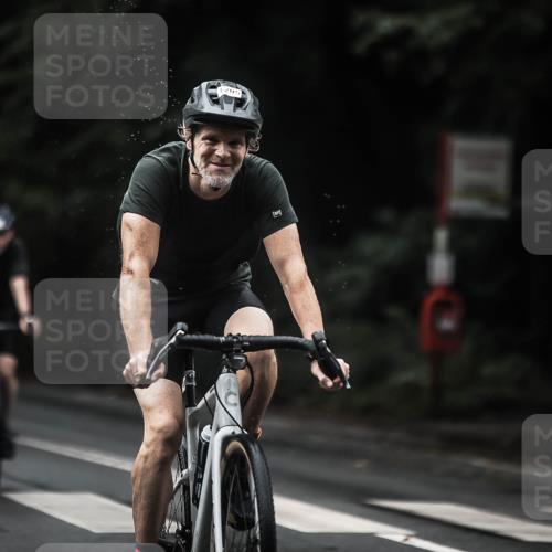 13.09.2026 - Stadtparktriathlon H.Heesch http://msf.ph/oto/10320028 13.09.2026 13:04:40 Radfahren 1205, 1211, 1268, 1271, 1316, 1338 meine-sportfotos.de