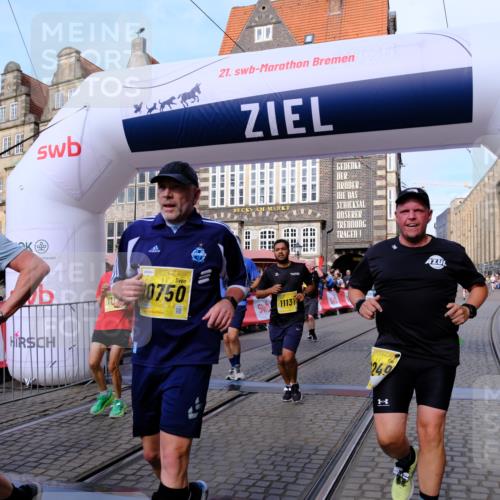 13.09.2026 - 21. swb-Marathon Bremen Tim E. http://msf.ph/oto/10320121 13.09.2026 10:58:33 Ziel 10249, 10494, 10530, 10604, 10673, 10750, 10798, 10828, 10903, 10914, 10931, 10932, 11120, 11131, 11152, 11202, 11295, 11388, 11403, 11420, 11455, 11686, 11750, 11752, 11884, 11906, 11952, 11953, 12017, 12092, 12386, 12387, 12441, 12482, 12518 meine-sportfotos.de