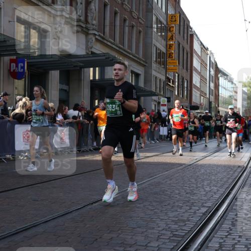 13.09.2026 - 21. swb-Marathon Bremen Strokosch-Dieckow http://msf.ph/oto/10320124 13.09.2026 13:17:45 Ziel 948, 1631, 1797, 1872, 2001, 2260, 2634, 2671, 3192, 3241, 3458, 3514, 3634, 4131, 4286, 4733, 5292, 5530, 5695, 5935, 5948, 6152, 6290, 6448, 8094, 8805, 8869, 8943, 8944, 9134, 9595, 9596, 9609, 9837, 10065, 13041, 560, 771, 1297, 2008, 2125, 2234, 2812, 3051, 3760, 4171, 4286, 4374, 4498, 4499, 4620, 5041, 5530, 5550, 5817, 6803, 7901, 8100, 8250, 8253, 8446, 8532, 8714, 9075, 9400, 9505, 13107 meine-sportfotos.de