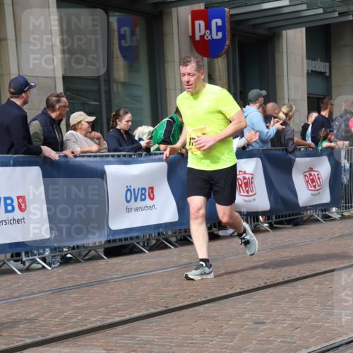 13.09.2026 - 21. swb-Marathon Bremen Strokosch-Dieckow http://msf.ph/oto/10320125 13.09.2026 10:58:34 Ziel 10254, 10383, 10427, 10477, 10485, 10787, 10794, 10832, 10843, 10948, 11030, 11034, 11228, 11267, 11278, 11488, 11602, 11743, 12015, 12127, 12130, 12131, 12176, 12271, 12297, 12414, 10249, 10530, 10750, 10798, 10878, 10879, 11004, 11030, 11120, 11131, 11152, 11189, 11202, 11384, 11388, 11403, 11420, 11455, 11686, 11750, 11906, 11952, 11953, 11955, 12017, 12092, 12180, 12237, 12320, 12386, 12387, 12499, 12505, 12518 meine-sportfotos.de