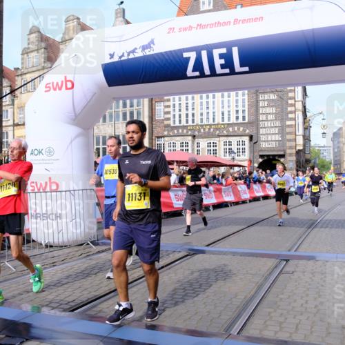 13.09.2026 - 21. swb-Marathon Bremen Tim E. http://msf.ph/oto/10320136 13.09.2026 10:58:34 Ziel 10249, 10494, 10530, 10673, 10750, 10798, 10828, 10903, 10914, 10931, 10932, 11004, 11120, 11131, 11152, 11202, 11295, 11388, 11403, 11420, 11455, 11686, 11750, 11752, 11884, 11906, 11952, 11953, 12017, 12092, 12386, 12387, 12441, 12482, 12518 meine-sportfotos.de