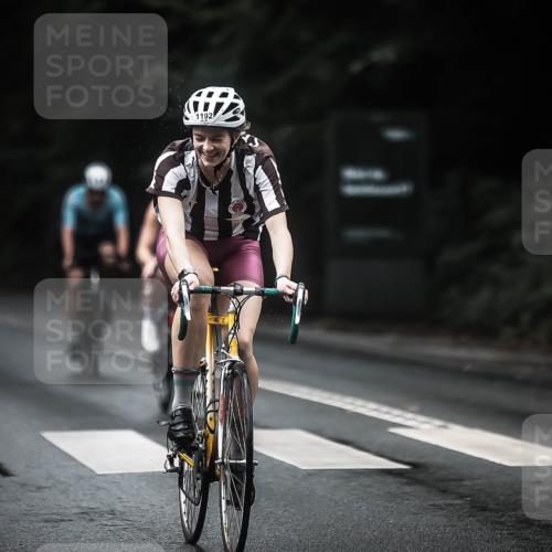 13.09.2026 - Stadtparktriathlon H.Heesch http://msf.ph/oto/10320149 13.09.2026 13:04:50 Radfahren 1084, 1192, 1241, 1278, 1359, 1392 meine-sportfotos.de
