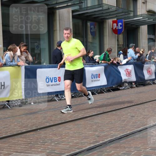 13.09.2026 - 21. swb-Marathon Bremen Strokosch-Dieckow http://msf.ph/oto/10320172 13.09.2026 10:58:34 Ziel 10254, 10383, 10427, 10477, 10485, 10787, 10794, 10832, 10843, 10948, 11030, 11034, 11228, 11267, 11278, 11488, 11602, 11743, 12015, 12127, 12130, 12131, 12176, 12271, 12297, 12414, 10249, 10530, 10750, 10798, 10878, 10879, 11004, 11030, 11120, 11131, 11152, 11189, 11202, 11384, 11388, 11403, 11420, 11455, 11686, 11750, 11906, 11952, 11953, 11955, 12017, 12092, 12180, 12237, 12320, 12386, 12387, 12499, 12505, 12518 meine-sportfotos.de