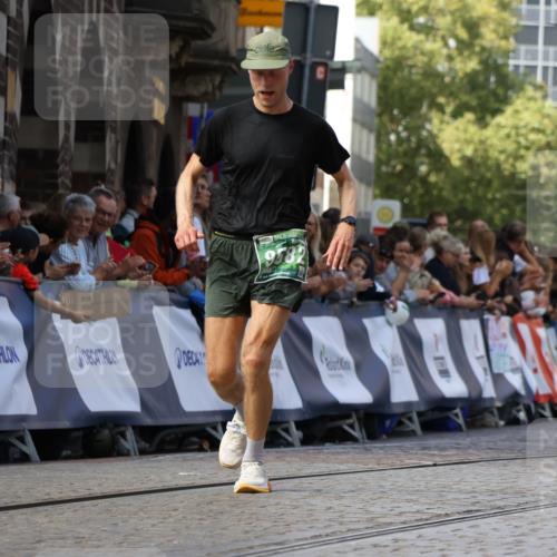 13.09.2026 - 21. swb-Marathon Bremen Strokosch-Dieckow http://msf.ph/oto/10320191 13.09.2026 13:08:16 Ziel 969, 4732, 4852, 6692, 13091, 13160, 339, 678, 1335, 1696, 4082, 4247, 4888, 5424, 8655, 9084, 9582 meine-sportfotos.de
