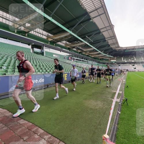 13.09.2026 - 21. swb-Marathon Bremen Michael Burmester http://msf.ph/oto/10320197 13.09.2026 13:19:34 Laufen im Stadion 333, 464, 486, 512, 546, 921, 938, 1066, 1129, 1156, 1409, 1431, 1446, 1506, 1756, 1765, 1815, 1916, 2028, 2123, 2137, 2224, 2240, 2294, 2315, 2349, 2453, 2533, 2557, 2563, 2614, 2622, 2626, 2689, 2694, 2695, 2702, 2703, 2722, 2756, 2786, 2843, 2845, 2849, 2857, 2879, 2944, 2983, 2999, 3031, 3046, 3059, 3072, 3096, 3100, 3116, 3189, 3198, 3243, 3263, 3264, 3285, 3287, 3310, 3315, 3619, 3740, 3879, 4478 meine-sportfotos.de