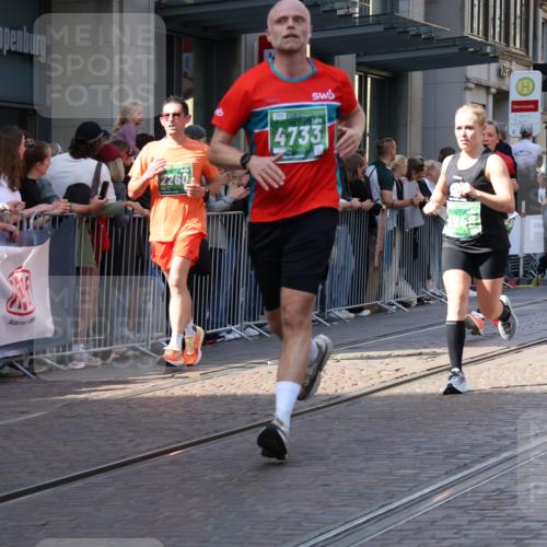 13.09.2026 - 21. swb-Marathon Bremen Strokosch-Dieckow http://msf.ph/oto/10320240 13.09.2026 13:17:47 Ziel 948, 1631, 1797, 1872, 2001, 2260, 2634, 2671, 3241, 3458, 3514, 3634, 4131, 4733, 5292, 5695, 5935, 5948, 6152, 6290, 6448, 8094, 8805, 8869, 8943, 8944, 9134, 9595, 9596, 9609, 9837, 10065, 13041, 560, 771, 1297, 2008, 2125, 2234, 2812, 3051, 3192, 3760, 4171, 4286, 4374, 4498, 4499, 4620, 5041, 5530, 5550, 5817, 7901, 8100, 8250, 8253, 8446, 8714, 9075, 9400, 9505, 13107 meine-sportfotos.de