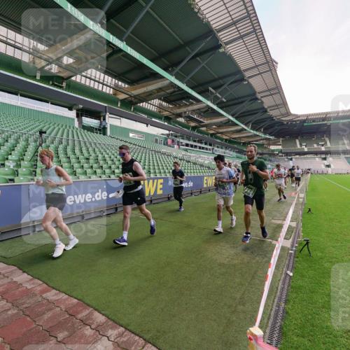 13.09.2026 - 21. swb-Marathon Bremen Michael Burmester http://msf.ph/oto/10320269 13.09.2026 13:19:40 Laufen im Stadion 333, 464, 486, 512, 546, 921, 938, 1066, 1129, 1156, 1409, 1431, 1446, 1506, 1697, 1756, 1765, 1815, 1916, 2010, 2028, 2064, 2123, 2137, 2224, 2240, 2294, 2315, 2349, 2453, 2501, 2533, 2557, 2563, 2614, 2622, 2626, 2689, 2694, 2695, 2702, 2703, 2722, 2756, 2786, 2843, 2845, 2857, 2879, 2944, 2983, 2999, 3017, 3018, 3031, 3035, 3036, 3037, 3046, 3059, 3072, 3096, 3100, 3116, 3139, 3189, 3198, 3243, 3263, 3264, 3285, 3287, 3310, 3315, 3619, 3740, 3879, 4478 meine-sportfotos.de