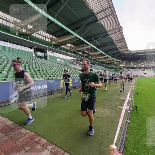 13.09.2026 - 21. swb-Marathon Bremen Michael Burmester http://msf.ph/oto/10320277 13.09.2026 13:19:40 Laufen im Stadion 333, 464, 486, 512, 546, 921, 938, 1066, 1129, 1156, 1409, 1431, 1446, 1506, 1697, 1756, 1765, 1815, 1916, 2010, 2028, 2064, 2123, 2137, 2224, 2240, 2294, 2315, 2349, 2453, 2501, 2533, 2557, 2563, 2614, 2622, 2626, 2689, 2694, 2695, 2702, 2703, 2722, 2756, 2786, 2843, 2845, 2857, 2879, 2944, 2983, 2999, 3017, 3018, 3031, 3035, 3036, 3037, 3046, 3059, 3072, 3096, 3100, 3116, 3139, 3189, 3198, 3243, 3263, 3264, 3285, 3287, 3310, 3315, 3619, 3740, 3879, 4478 meine-sportfotos.de