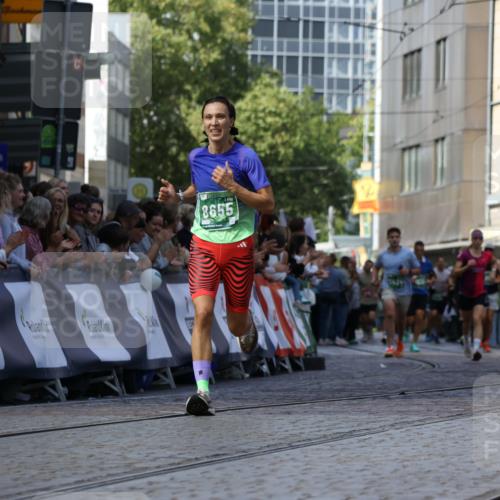 13.09.2026 - 21. swb-Marathon Bremen Strokosch-Dieckow http://msf.ph/oto/10320280 13.09.2026 13:08:20 Ziel 2098, 2266, 2844, 4732, 6692, 13091, 13160, 339, 678, 1335, 1696, 4082, 4888, 5424, 8655, 9084 meine-sportfotos.de
