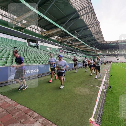 13.09.2026 - 21. swb-Marathon Bremen Michael Burmester http://msf.ph/oto/10320324 13.09.2026 13:19:45 Laufen im Stadion 333, 464, 486, 512, 546, 921, 938, 1066, 1129, 1156, 1409, 1431, 1446, 1506, 1697, 1756, 1765, 1815, 1916, 2010, 2028, 2064, 2137, 2224, 2240, 2294, 2315, 2349, 2453, 2501, 2533, 2557, 2563, 2614, 2622, 2626, 2689, 2694, 2695, 2702, 2703, 2722, 2756, 2786, 2843, 2845, 2857, 2879, 2944, 2983, 2999, 3017, 3018, 3031, 3035, 3036, 3037, 3046, 3059, 3072, 3096, 3100, 3116, 3139, 3189, 3198, 3243, 3263, 3264, 3285, 3287, 3310, 3315, 3619, 3879, 4478 meine-sportfotos.de