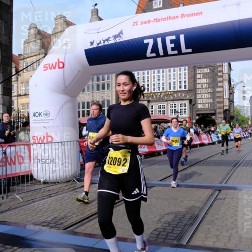 13.09.2026 - 21. swb-Marathon Bremen Tim E. http://msf.ph/oto/10320331 13.09.2026 10:58:38 Ziel 10249, 10494, 10530, 10673, 10750, 10798, 11004, 11120, 11131, 11152, 11202, 11295, 11384, 11388, 11403, 11420, 11455, 11686, 11750, 11752, 11884, 11906, 11952, 11953, 12017, 12092, 12386, 12387, 12482, 12518 meine-sportfotos.de