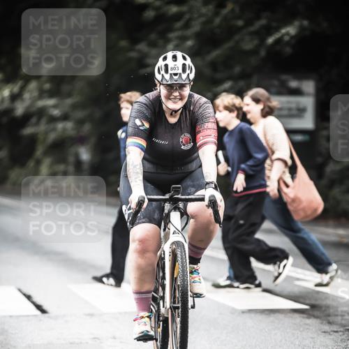 13.09.2026 - Stadtparktriathlon H.Heesch http://msf.ph/oto/10320366 13.09.2026 11:56:34 Radfahren 740, 776, 803, 816, 1001 meine-sportfotos.de