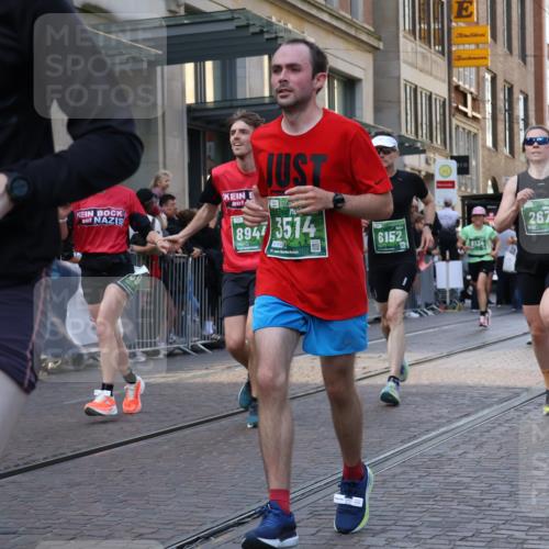 13.09.2026 - 21. swb-Marathon Bremen Strokosch-Dieckow http://msf.ph/oto/10320389 13.09.2026 13:17:50 Ziel 948, 1631, 1797, 1872, 2001, 2260, 2634, 2671, 3241, 3458, 3514, 3634, 4131, 4733, 5292, 5695, 5935, 5948, 6152, 6290, 6448, 7954, 8094, 8805, 8869, 8943, 8944, 9134, 9609, 9837, 10065, 560, 771, 1297, 2008, 2125, 2234, 2812, 3051, 3192, 3760, 4171, 4286, 4374, 4498, 4499, 4620, 5041, 5530, 5550, 5817, 7901, 8100, 8250, 8446, 9075, 9400, 9505, 9595, 9596, 13041, 13107 meine-sportfotos.de