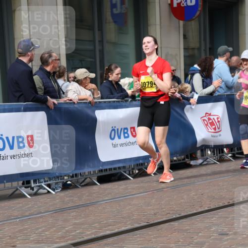 13.09.2026 - 21. swb-Marathon Bremen Strokosch-Dieckow http://msf.ph/oto/10320404 13.09.2026 10:58:43 Ziel 10254, 10383, 10415, 10427, 10477, 10485, 10668, 10787, 10794, 10832, 10843, 10948, 11034, 11267, 11278, 11602, 11913, 12015, 12118, 12127, 12130, 12131, 12176, 12200, 12271, 12297, 12414, 10878, 10879, 11004, 11030, 11152, 11189, 11228, 11384, 11455, 11488, 11686, 11743, 11953, 11955, 12180, 12237, 12320, 12499, 12505, 12518 meine-sportfotos.de
