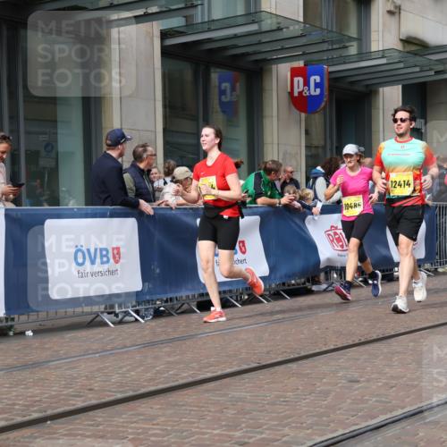 13.09.2026 - 21. swb-Marathon Bremen Strokosch-Dieckow http://msf.ph/oto/10320421 13.09.2026 10:58:43 Ziel 10254, 10383, 10415, 10427, 10477, 10485, 10668, 10787, 10794, 10832, 10843, 10948, 11034, 11267, 11278, 11602, 11913, 12015, 12118, 12127, 12130, 12131, 12176, 12200, 12271, 12297, 12414, 10878, 10879, 11004, 11030, 11152, 11189, 11228, 11384, 11455, 11488, 11686, 11743, 11953, 11955, 12180, 12237, 12320, 12499, 12505, 12518 meine-sportfotos.de