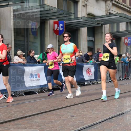 13.09.2026 - 21. swb-Marathon Bremen Strokosch-Dieckow http://msf.ph/oto/10320443 13.09.2026 10:58:43 Ziel 10254, 10383, 10415, 10427, 10477, 10485, 10668, 10787, 10794, 10832, 10843, 10948, 11034, 11267, 11278, 11602, 11913, 12015, 12118, 12127, 12130, 12131, 12176, 12200, 12271, 12297, 12414, 10878, 10879, 11004, 11030, 11152, 11189, 11228, 11384, 11455, 11488, 11686, 11743, 11953, 11955, 12180, 12237, 12320, 12499, 12505, 12518 meine-sportfotos.de