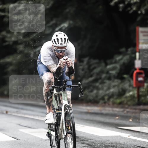 13.09.2026 - Stadtparktriathlon H.Heesch http://msf.ph/oto/10320481 13.09.2026 11:56:48 Radfahren 941, 952, 1053 meine-sportfotos.de