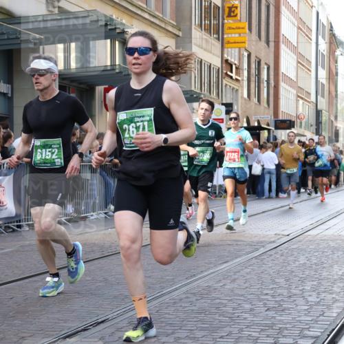 13.09.2026 - 21. swb-Marathon Bremen Strokosch-Dieckow http://msf.ph/oto/10320483 13.09.2026 13:17:51 Ziel 948, 1631, 1797, 1872, 2001, 2260, 2634, 2671, 3241, 3458, 3514, 3634, 4131, 4733, 5292, 5460, 5695, 5935, 5948, 6152, 6290, 6448, 7491, 7954, 8094, 8805, 8869, 8943, 8944, 9134, 9609, 9837, 10065, 560, 771, 948, 1297, 2001, 2008, 2125, 2234, 2812, 3051, 3192, 3760, 4171, 4286, 4374, 4498, 4499, 4620, 5041, 5530, 5550, 5817, 5935, 7901, 8100, 8250, 8446, 9400, 9505, 9595, 9596, 13041, 13107 meine-sportfotos.de