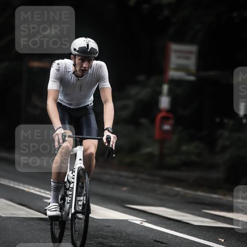 13.09.2026 - Stadtparktriathlon H.Heesch http://msf.ph/oto/10320505 13.09.2026 13:05:12 Radfahren 1272, 1306, 1336, 1386 meine-sportfotos.de