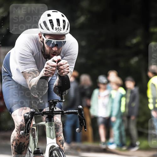 13.09.2026 - Stadtparktriathlon H.Heesch http://msf.ph/oto/10320512 13.09.2026 11:56:48 Radfahren 941, 952, 1053 meine-sportfotos.de