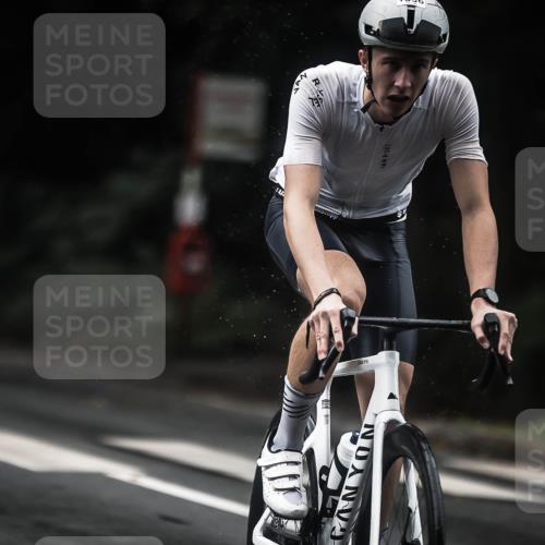 13.09.2026 - Stadtparktriathlon H.Heesch http://msf.ph/oto/10320522 13.09.2026 13:05:13 Radfahren 1272, 1336, 1386 meine-sportfotos.de