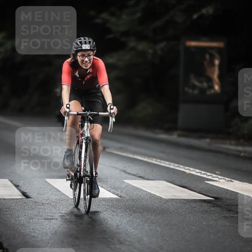 13.09.2026 - Stadtparktriathlon H.Heesch http://msf.ph/oto/10320532 13.09.2026 13:05:14 Radfahren 1272, 1336, 1386 meine-sportfotos.de
