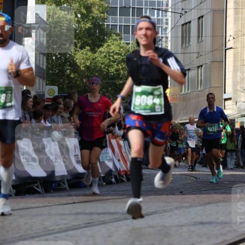 13.09.2026 - 21. swb-Marathon Bremen Strokosch-Dieckow http://msf.ph/oto/10320543 13.09.2026 13:08:28 Ziel 2098, 2266, 2844, 3808, 4247, 5594, 6692, 13091, 13160, 715, 3276, 4033, 4888, 5377, 6842, 7064, 7121, 9084 meine-sportfotos.de