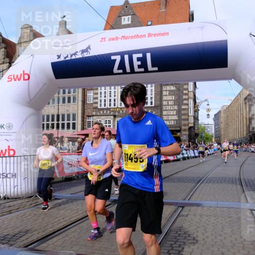 13.09.2026 - 21. swb-Marathon Bremen Tim E. http://msf.ph/oto/10320545 13.09.2026 10:58:42 Ziel 10249, 10530, 10750, 10798, 10878, 10879, 11004, 11120, 11131, 11152, 11202, 11384, 11388, 11403, 11420, 11455, 11686, 11750, 11906, 11952, 11953, 12017, 12092, 12180, 12386, 12387, 12499, 12518 meine-sportfotos.de