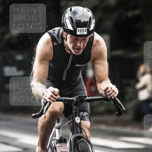 13.09.2026 - Stadtparktriathlon H.Heesch http://msf.ph/oto/10320556 13.09.2026 11:56:51 Radfahren 952, 997, 1030, 1053 meine-sportfotos.de
