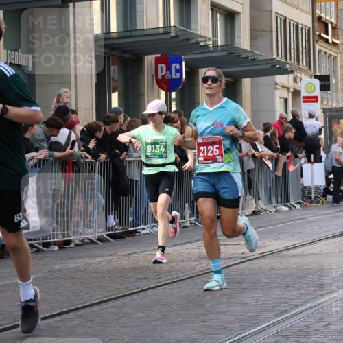 13.09.2026 - 21. swb-Marathon Bremen Strokosch-Dieckow http://msf.ph/oto/10320571 13.09.2026 13:17:53 Ziel 1146, 1419, 1631, 1797, 1872, 2260, 2634, 2671, 3241, 3458, 3514, 3634, 4131, 4733, 5292, 5460, 5695, 5948, 6152, 6290, 6448, 7491, 7954, 8094, 8805, 8943, 8944, 9134, 9609, 10065, 13150, 771, 948, 1297, 1797, 2001, 2008, 2125, 2234, 2812, 3051, 3192, 3760, 4171, 4286, 4374, 4498, 4499, 4620, 5041, 5530, 5550, 5817, 5935, 7901, 8100, 8250, 8869, 9400, 9505, 9595, 9596, 9837, 13041, 13107 meine-sportfotos.de