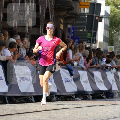 13.09.2026 - 21. swb-Marathon Bremen Strokosch-Dieckow http://msf.ph/oto/10320575 13.09.2026 13:08:31 Ziel 2098, 2266, 2844, 3808, 4247, 5594, 6692, 9582, 13091, 715, 3110, 3276, 4033, 5377, 6842, 7064, 7121, 8555, 9240, 9411, 9702 meine-sportfotos.de