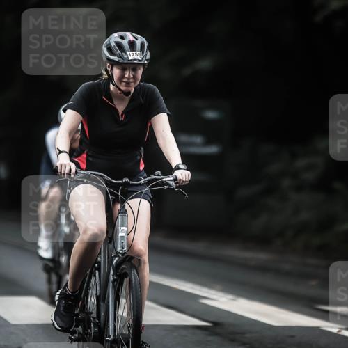 13.09.2026 - Stadtparktriathlon H.Heesch http://msf.ph/oto/10320581 13.09.2026 13:05:22 Radfahren 1202, 1231, 1256, 1258, 1402 meine-sportfotos.de