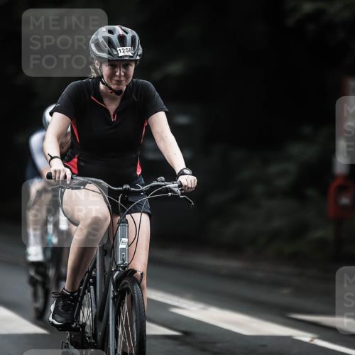 13.09.2026 - Stadtparktriathlon H.Heesch http://msf.ph/oto/10320590 13.09.2026 13:05:22 Radfahren 1202, 1231, 1256, 1258, 1402 meine-sportfotos.de
