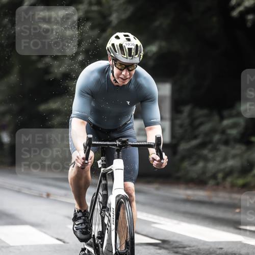 13.09.2026 - Stadtparktriathlon H.Heesch http://msf.ph/oto/10320608 13.09.2026 11:56:56 Radfahren 997, 1030, 1053 meine-sportfotos.de