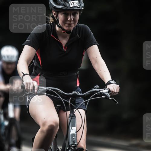 13.09.2026 - Stadtparktriathlon H.Heesch http://msf.ph/oto/10320627 13.09.2026 13:05:23 Radfahren 1202, 1231, 1256, 1258, 1402 meine-sportfotos.de