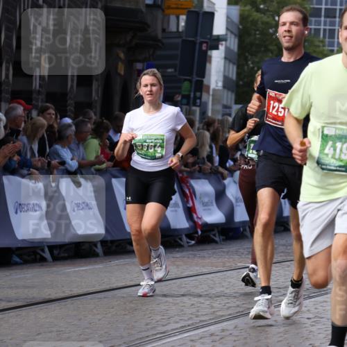 13.09.2026 - 21. swb-Marathon Bremen Strokosch-Dieckow http://msf.ph/oto/10320649 13.09.2026 13:24:44 Ziel 789, 790, 1250, 2295, 2491, 3375, 3994, 4000, 4559, 5572, 5668, 5669, 5928, 5929, 5953, 6080, 7069, 7081, 7156, 7568, 8310, 8415, 8784, 8881, 9264, 9573, 9676, 9916, 10069, 10071, 972, 2761, 3015, 4113, 4198, 4262, 4973, 5664, 6079, 6360, 6544, 6807, 6943, 7409, 7854, 8853, 9152, 10103 meine-sportfotos.de
