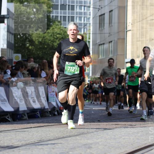 13.09.2026 - 21. swb-Marathon Bremen Strokosch-Dieckow http://msf.ph/oto/10320670 13.09.2026 13:08:36 Ziel 339, 678, 1335, 1696, 2098, 2266, 2844, 3808, 4247, 5594, 8655, 9582, 715, 3110, 3276, 3330, 4033, 5377, 6842, 7064, 7121, 8555, 9240, 9411, 9702, 9867, 9906 meine-sportfotos.de