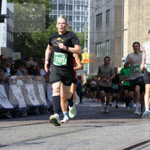 13.09.2026 - 21. swb-Marathon Bremen Strokosch-Dieckow http://msf.ph/oto/10320712 13.09.2026 13:08:36 Ziel 339, 678, 1335, 1696, 2098, 2266, 2844, 3808, 4247, 5594, 8655, 9582, 715, 3110, 3276, 3330, 4033, 5377, 6842, 7064, 7121, 8555, 9240, 9411, 9702, 9867, 9906 meine-sportfotos.de