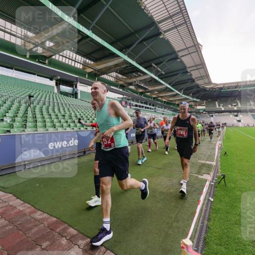 13.09.2026 - 21. swb-Marathon Bremen Michael Burmester http://msf.ph/oto/10320717 13.09.2026 13:20:27 Laufen im Stadion 333, 464, 512, 620, 704, 938, 1066, 1129, 1156, 1158, 1409, 1439, 1446, 1506, 1676, 1697, 1756, 1808, 1815, 1846, 1916, 2010, 2028, 2064, 2139, 2201, 2240, 2258, 2278, 2315, 2349, 2394, 2395, 2414, 2417, 2437, 2501, 2519, 2533, 2557, 2563, 2588, 2626, 2689, 2694, 2695, 2702, 2703, 2722, 2736, 2756, 2793, 2843, 2886, 2983, 3004, 3010, 3017, 3018, 3031, 3035, 3036, 3037, 3046, 3059, 3070, 3072, 3074, 3102, 3116, 3139, 3189, 3198, 3243, 3263, 3264, 3310, 3315 meine-sportfotos.de